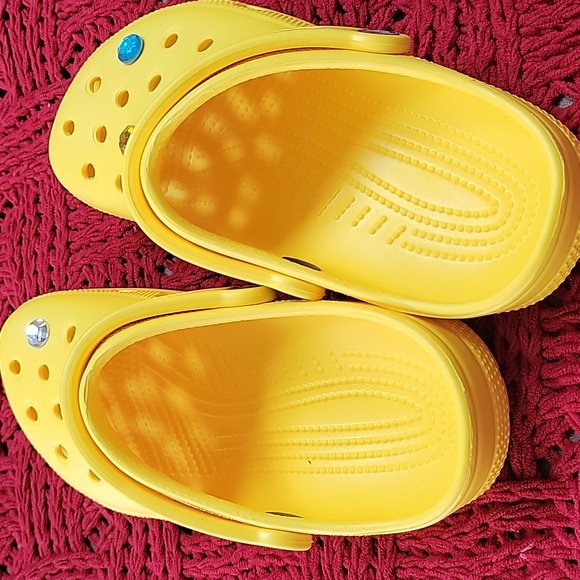Super cute Crocs - Picture 6 of 6